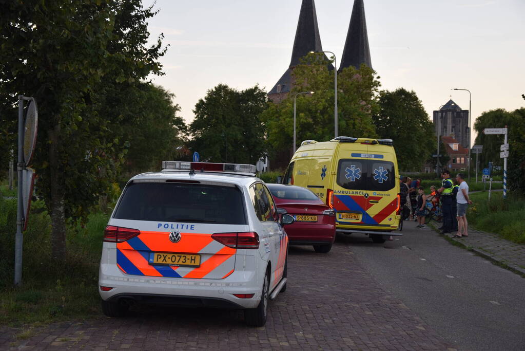 Gewonde na ongeval tussen brommer en wielrenner