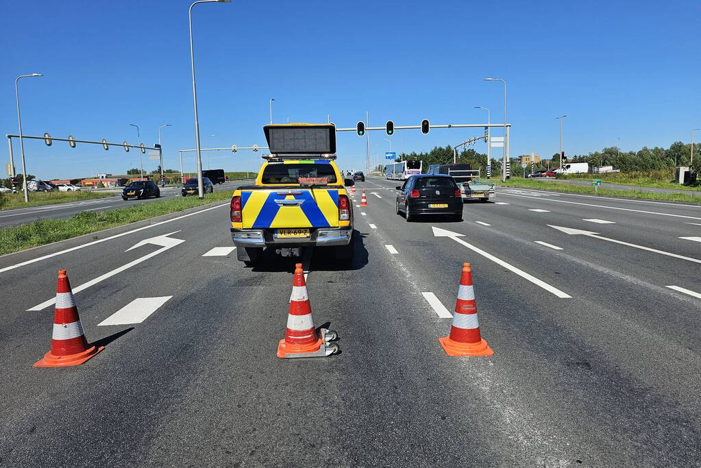 Opnieuw verliest vrachtwagen lading