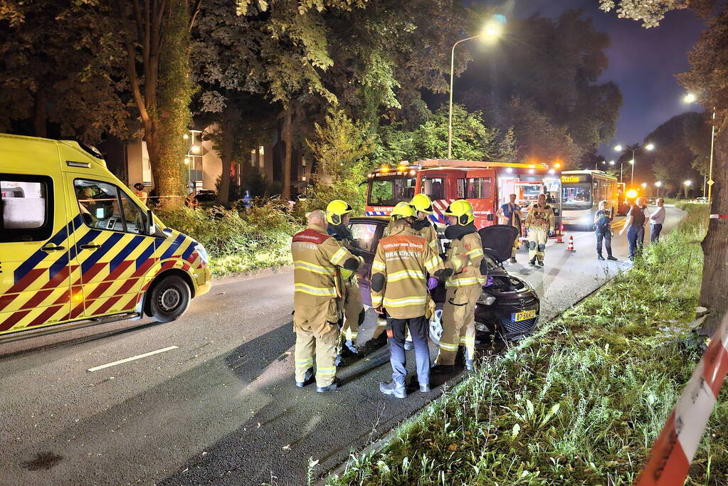 Gewonde en flinke schade bij eenzijdig ongeval