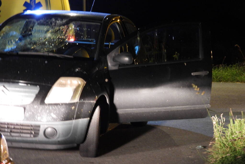 Meisje gewond bij botsing met auto