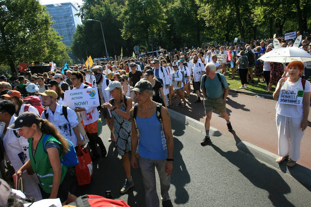 XR-demonstranten verzamelen zich voor nieuwe grote demonstratie