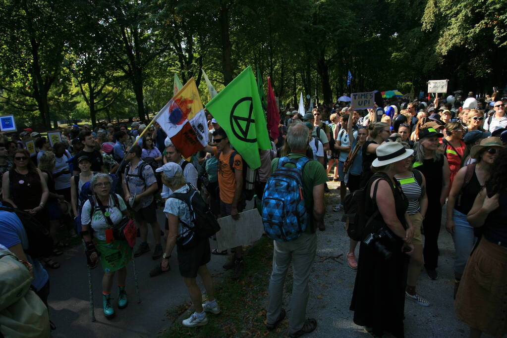 XR-demonstranten verzamelen zich voor nieuwe grote demonstratie