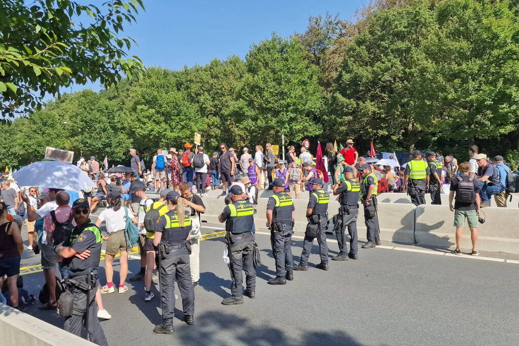 XR-demonstranten verzamelen zich voor nieuwe grote demonstratie