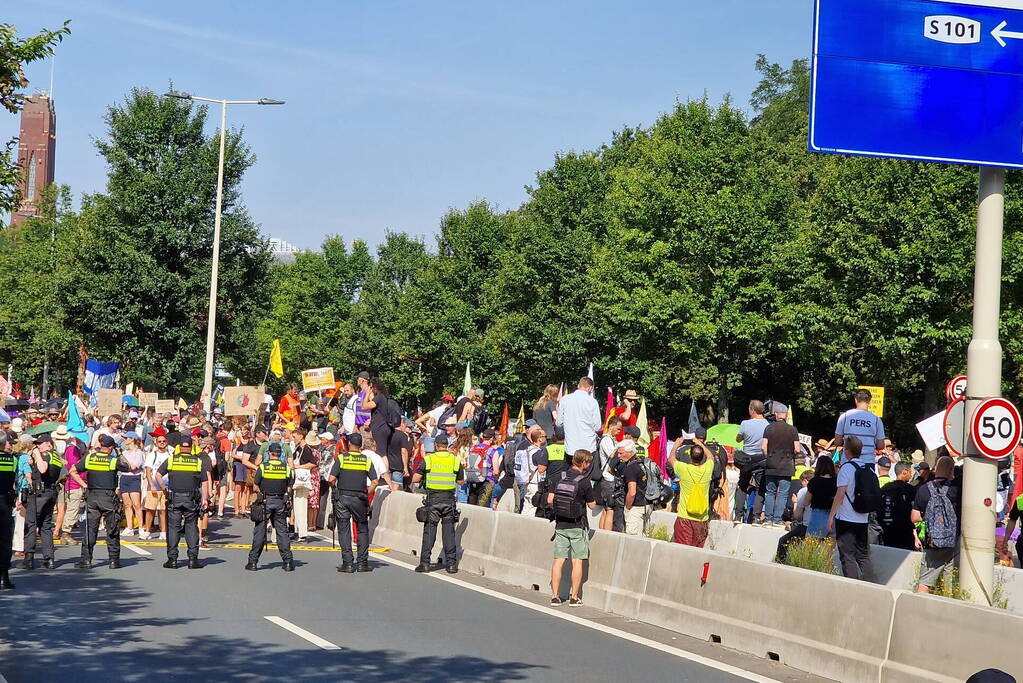 XR-demonstranten verzamelen zich voor nieuwe grote demonstratie