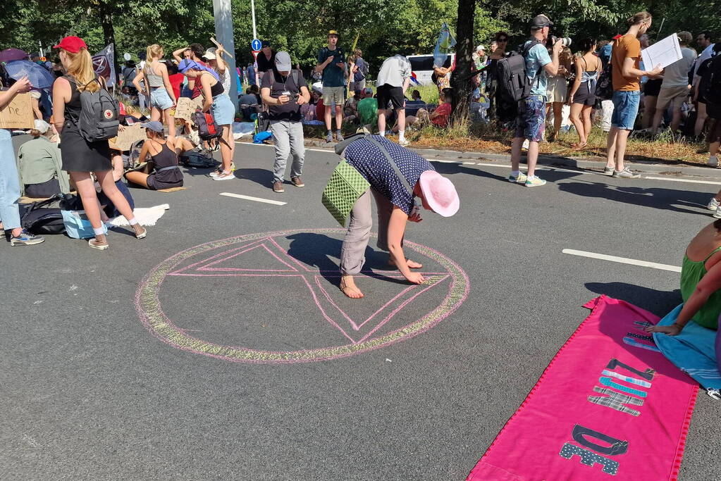 XR-demonstranten verzamelen zich voor nieuwe grote demonstratie