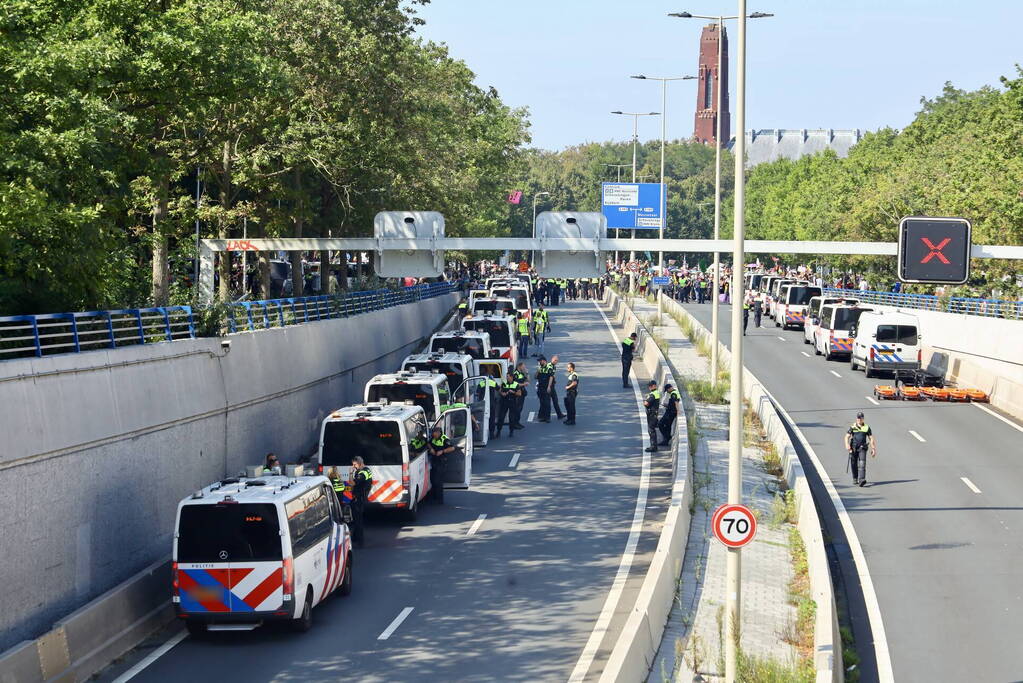 XR-demonstranten verzamelen zich voor nieuwe grote demonstratie