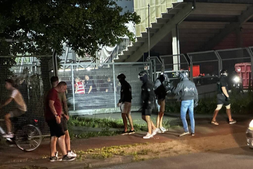 Veel politie ingezet bij voetbalwedstrijd