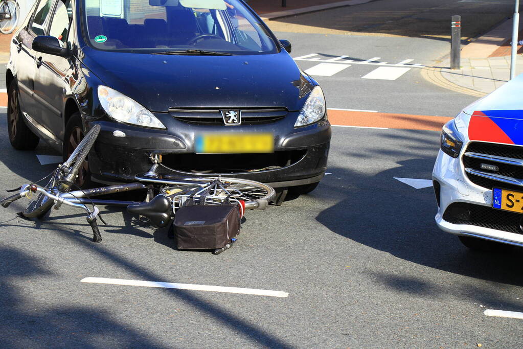 Fietser in botsing met automobilist