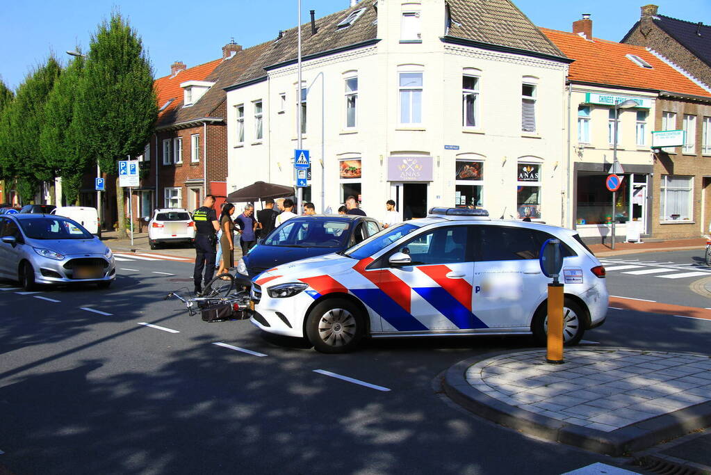 Fietser in botsing met automobilist