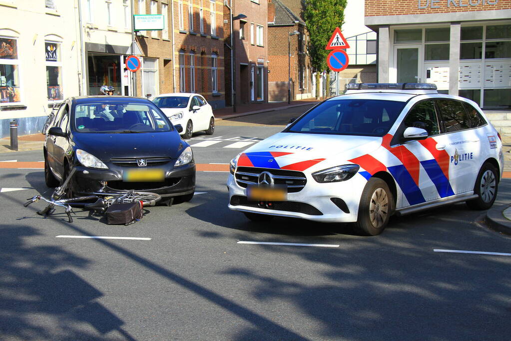 Fietser in botsing met automobilist