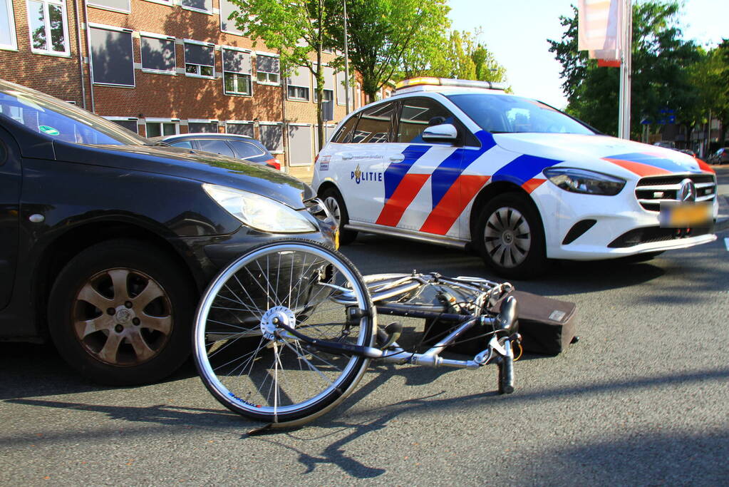 Fietser in botsing met automobilist