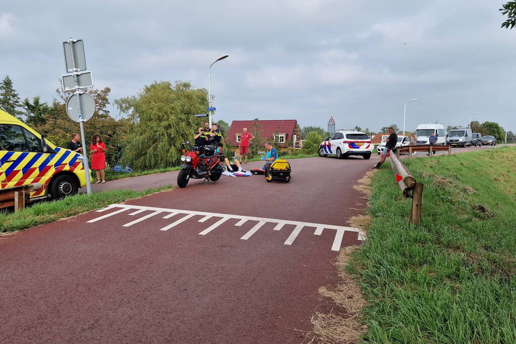 Wielrenner ernstig gewond bij botsing met scooterrijder