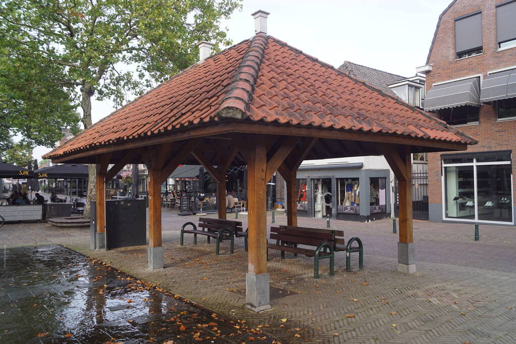 Gemeente verwijderd overkapping op Spuiplein