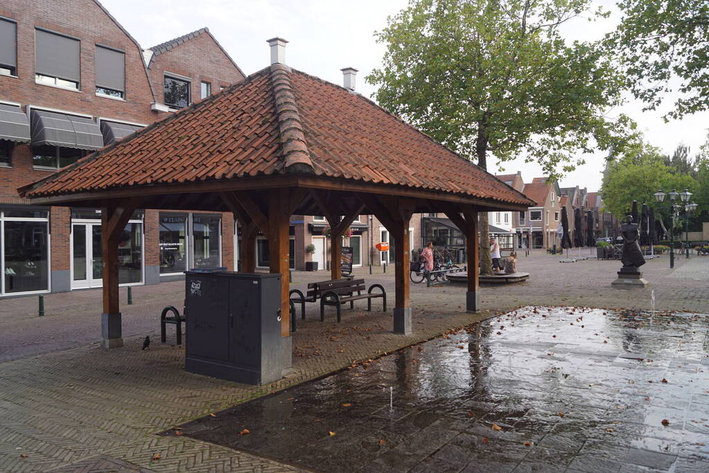 Gemeente verwijderd overkapping op Spuiplein