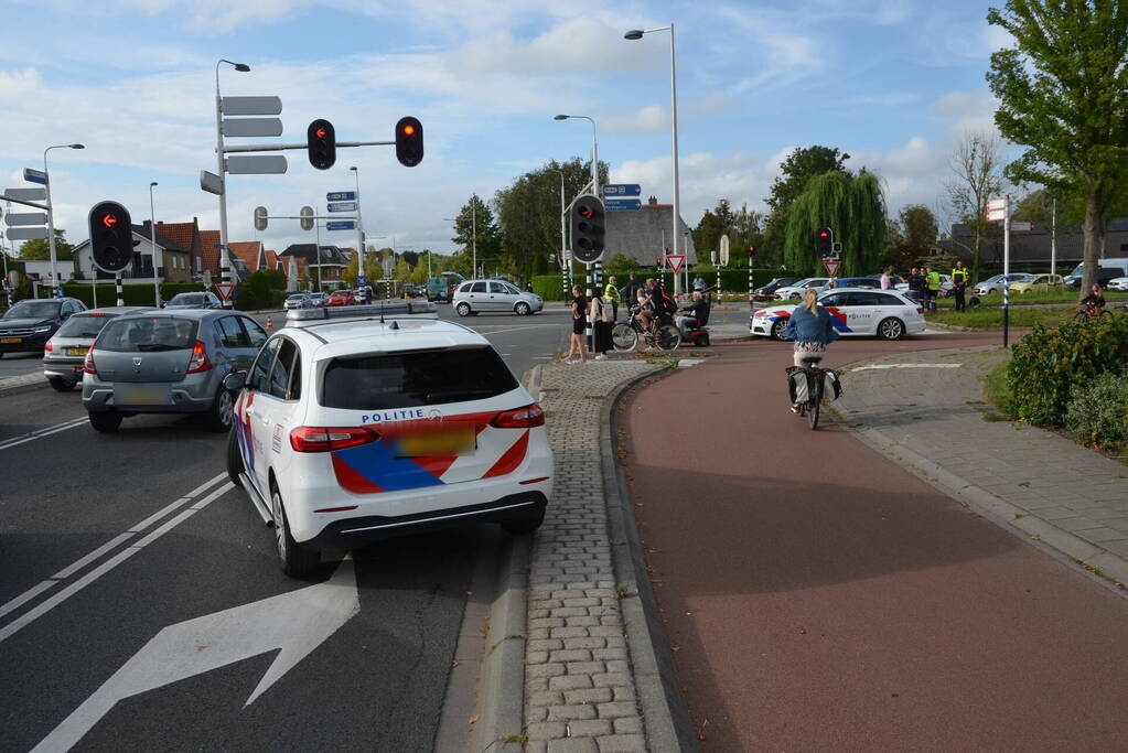 Kind op fiets ernstig gewond bij botsing met automobilist