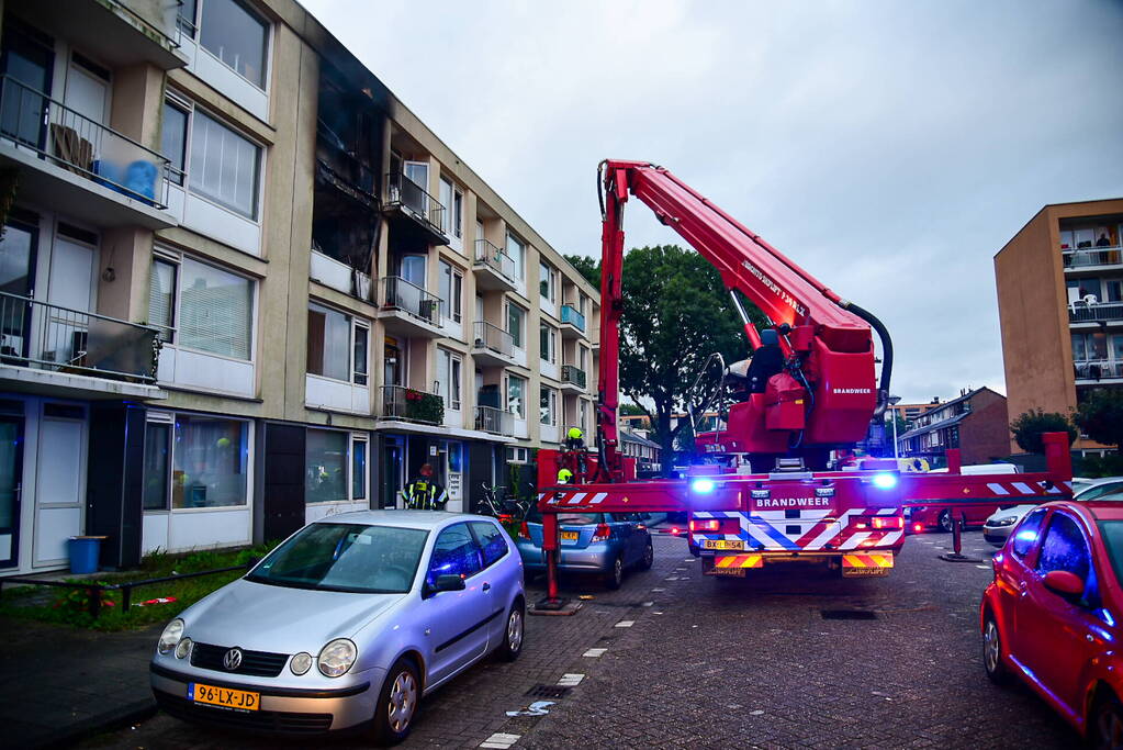 Twee flatwoningen volledig uitgebrand