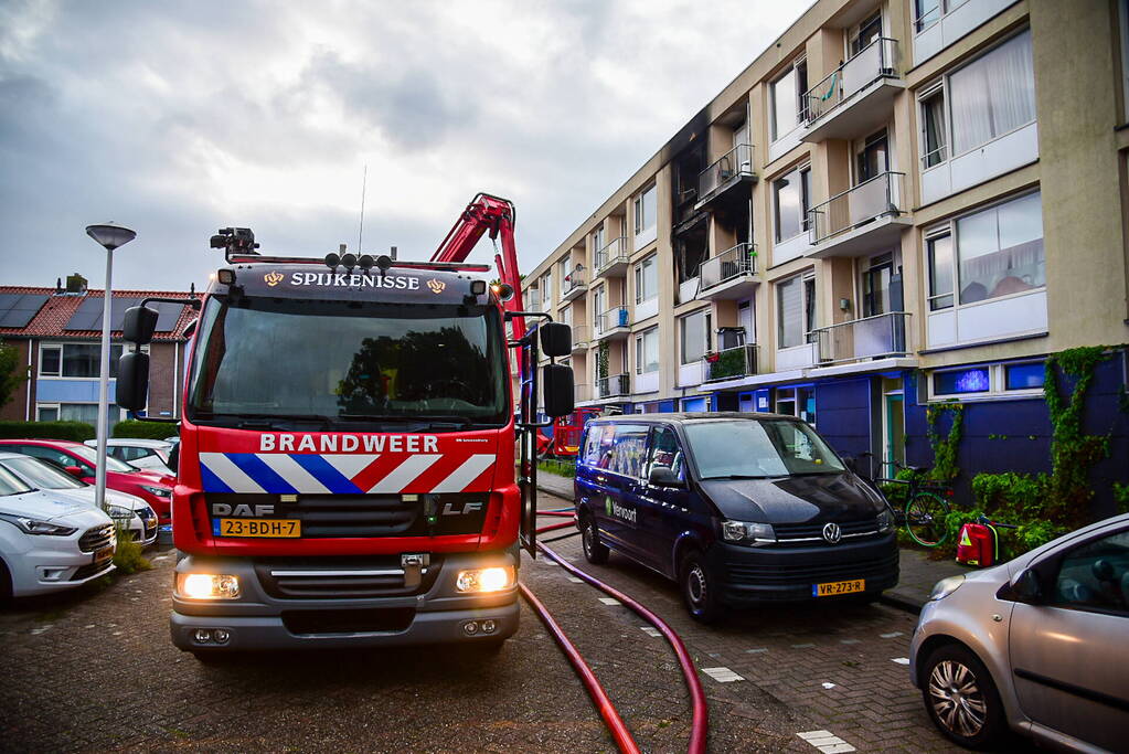 Twee flatwoningen volledig uitgebrand