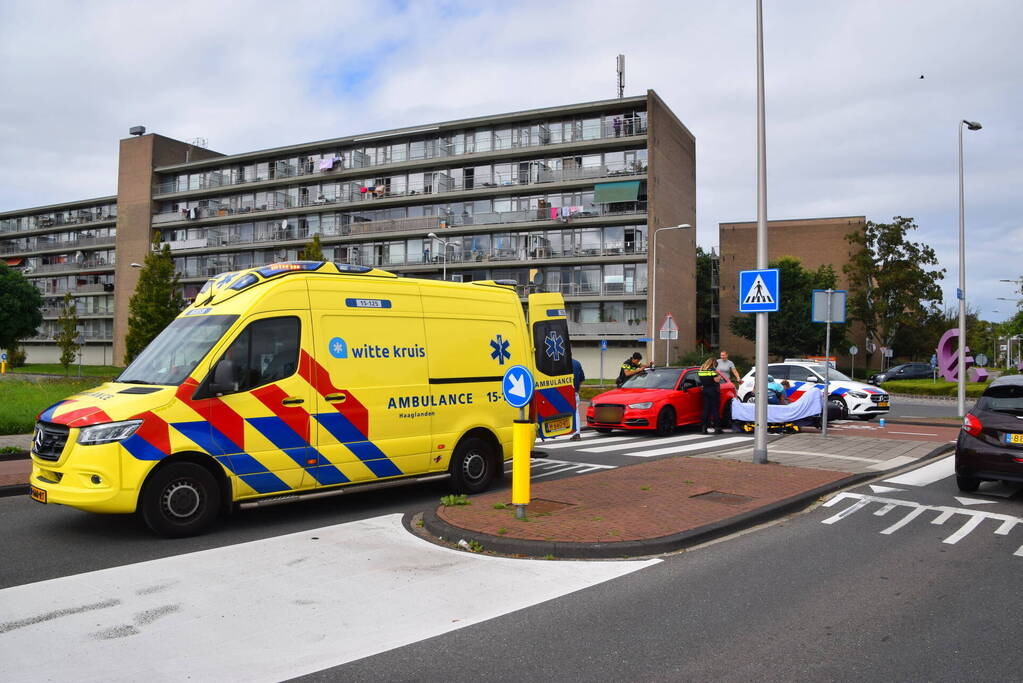 Scooterrijder gewond bij botsing met auto