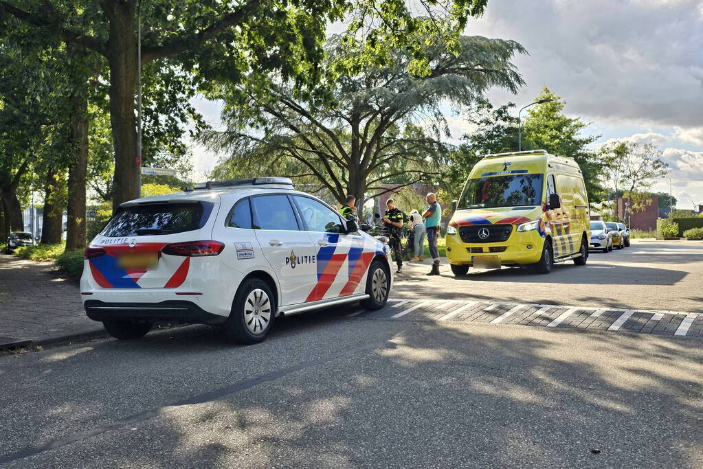 Scooterrijder en fietser in botsing