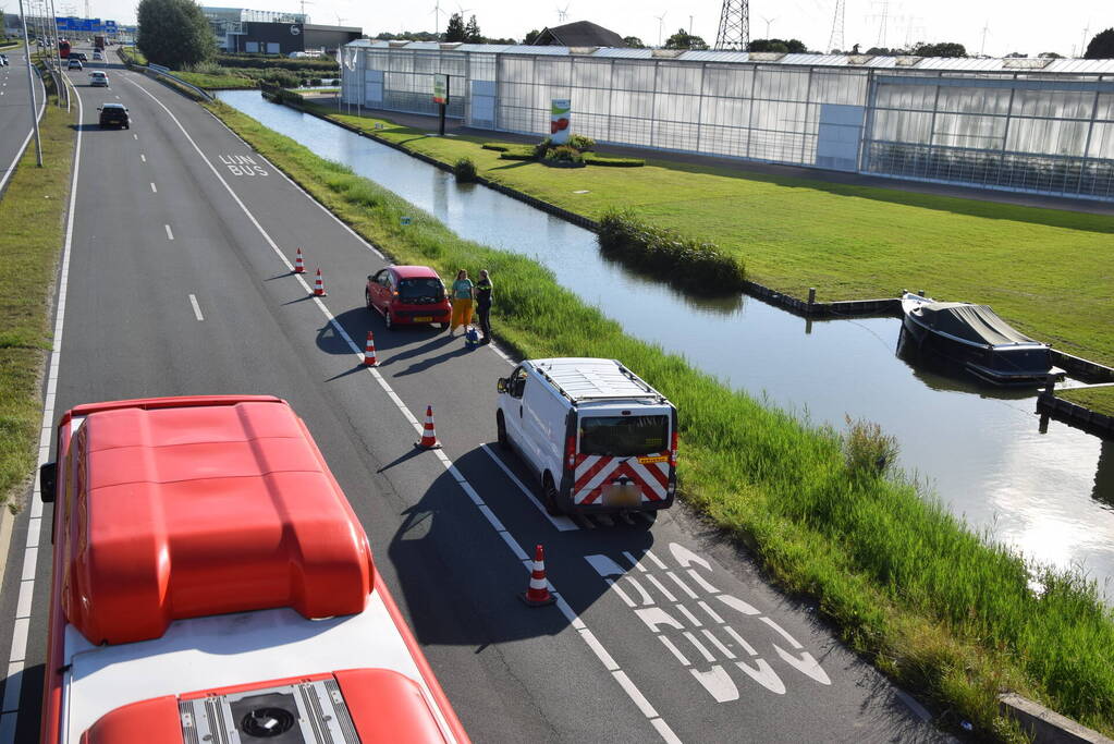 Schade bij botsing tussen bestelbus en auto