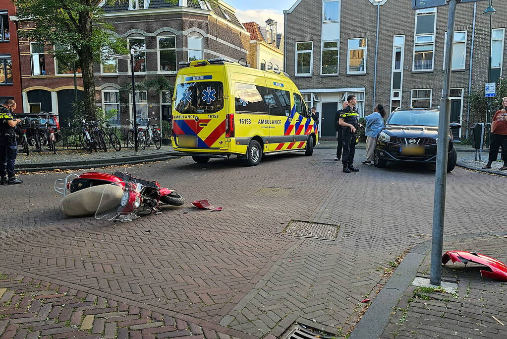 Scooterrijder gewond bij botsing op kruising