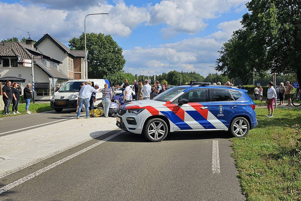 Ernstig ongeval tussen bestelbus en fietser, bestuurder onder invloed