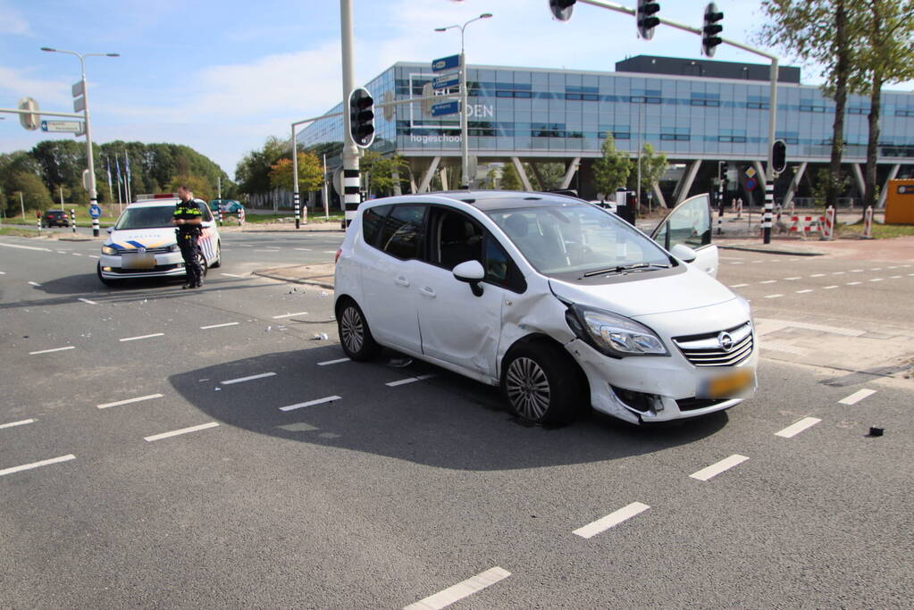 Flinke schade bij ongeval op kruising