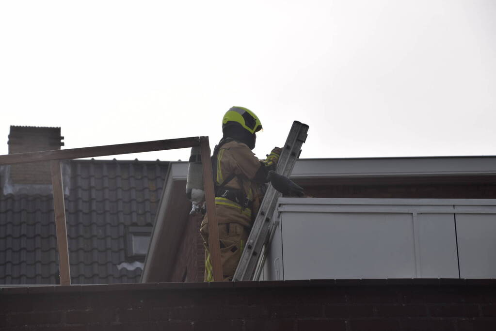 Brandweer inzet vanwege verbranden karton