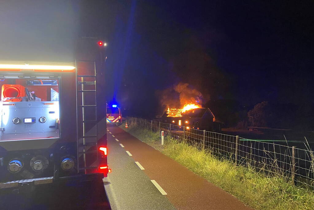 Uitslaande brand in schuur