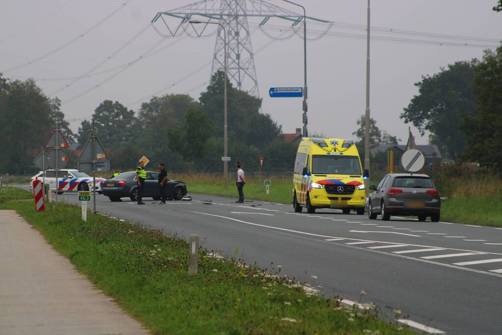 Inzittenden auto slaan op de vlucht na botsing met motorrijder