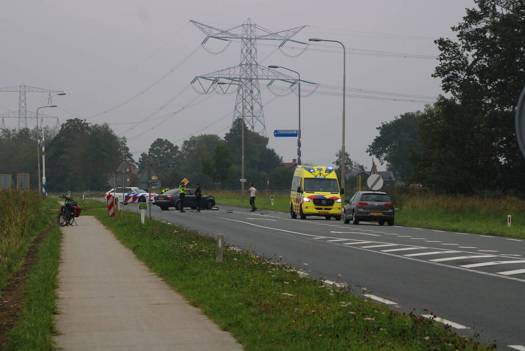 Inzittenden auto slaan op de vlucht na botsing met motorrijder