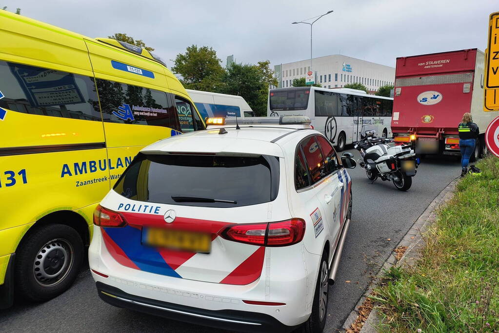 Aanhouding bij ongeval tussen auto en vrachtwagen