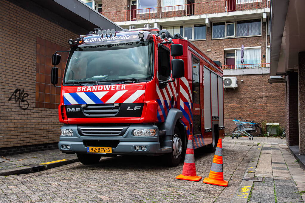 Salon vol rook door kelderbrand