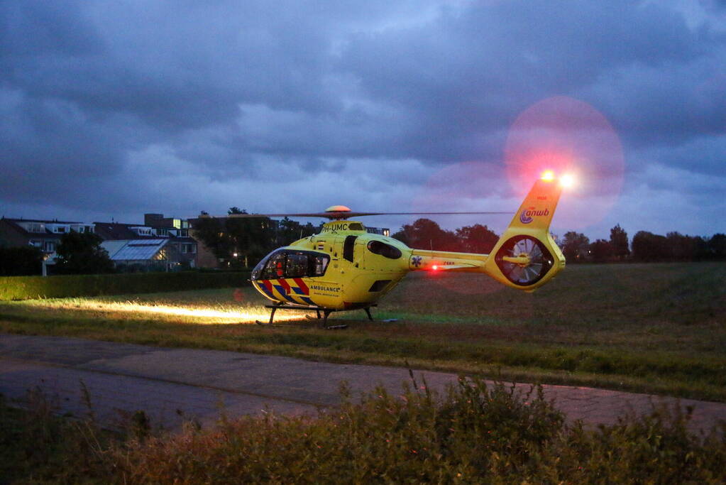 Traumateam assisteert ambulancedienst bij medische noodsituatie