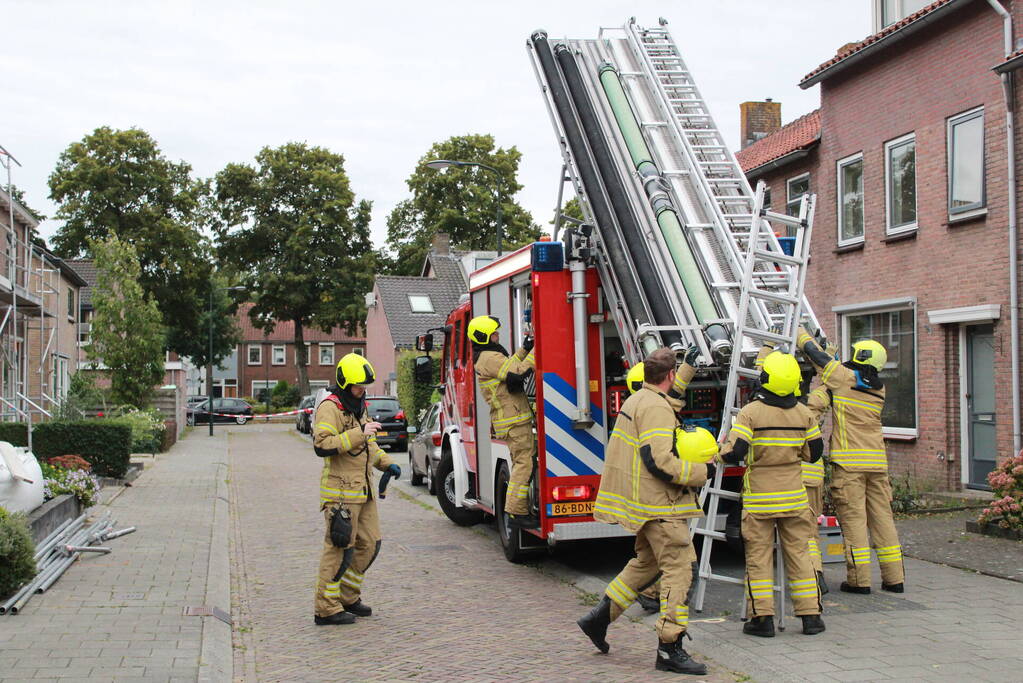 Steiger waait om door harde wind