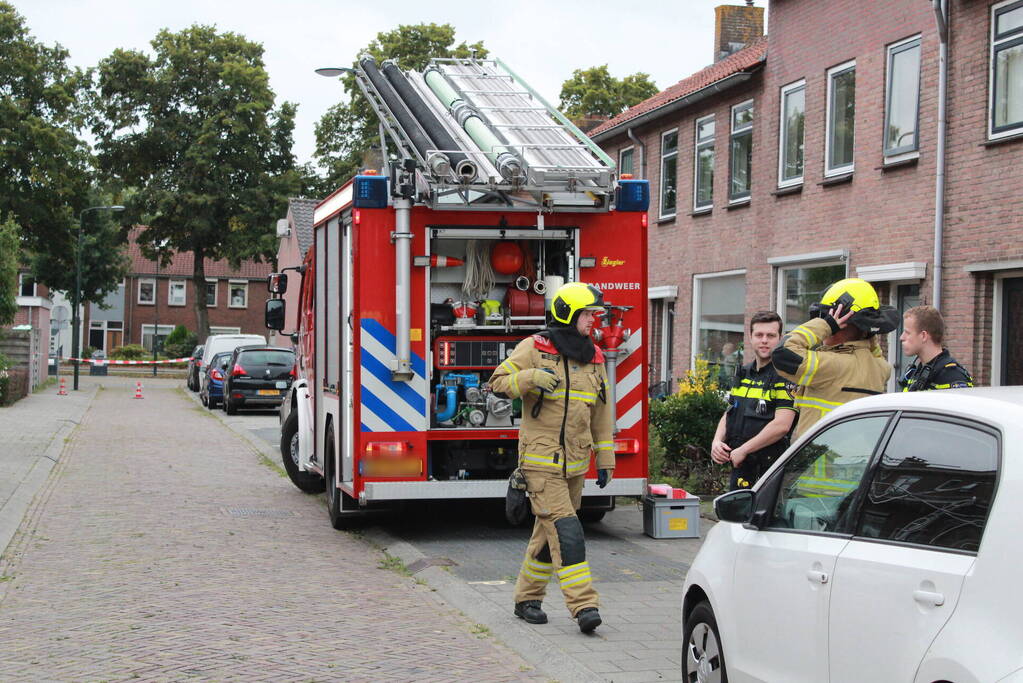 Steiger waait om door harde wind