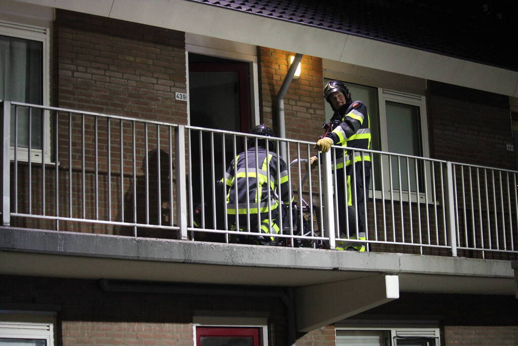 Uitslaande woningbrand snel onder controle