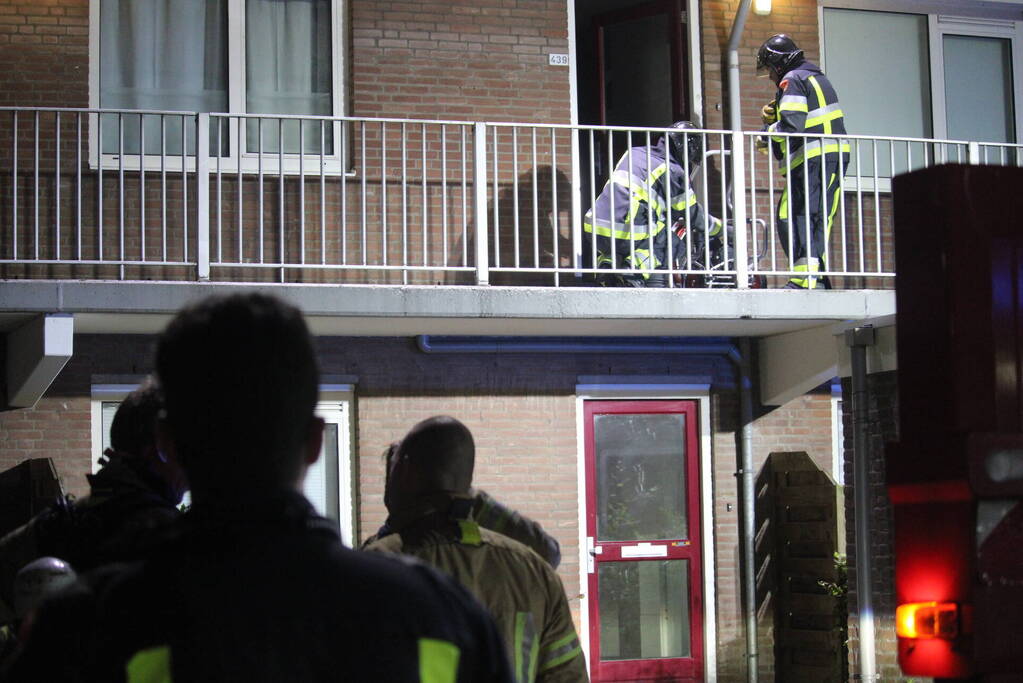 Uitslaande woningbrand snel onder controle