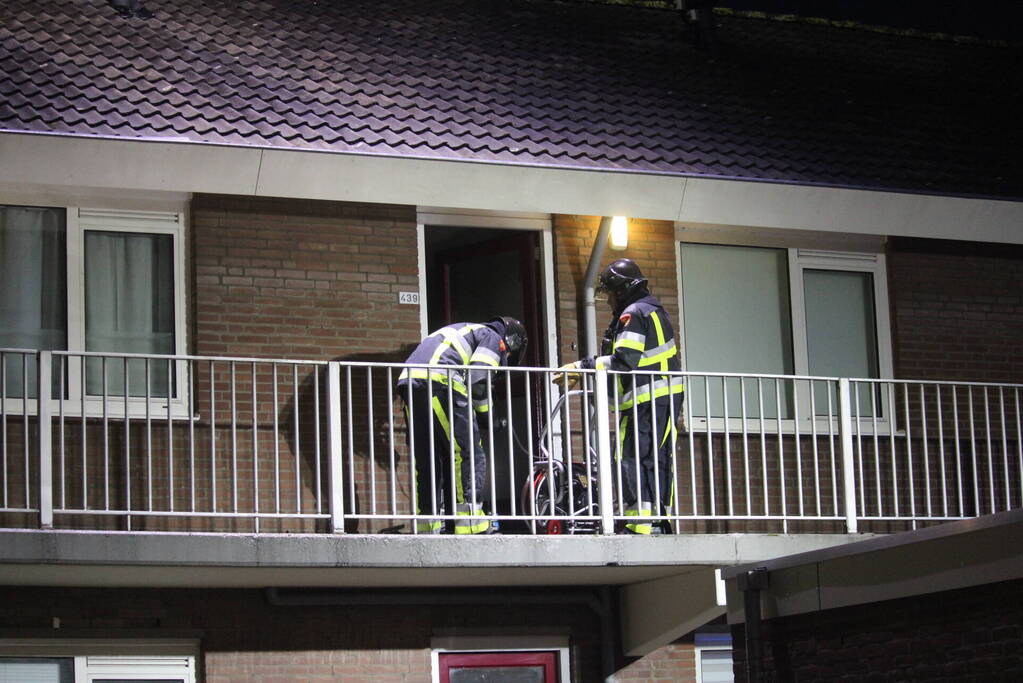 Uitslaande woningbrand snel onder controle