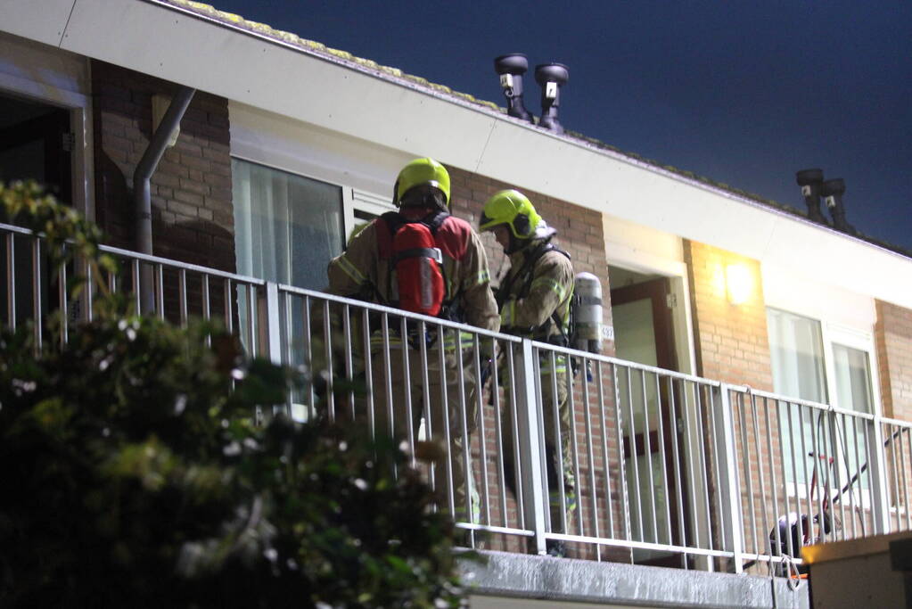 Uitslaande woningbrand snel onder controle