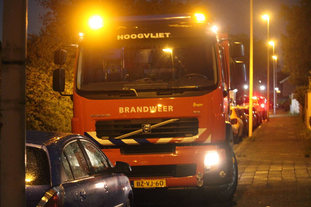 Uitslaande woningbrand snel onder controle