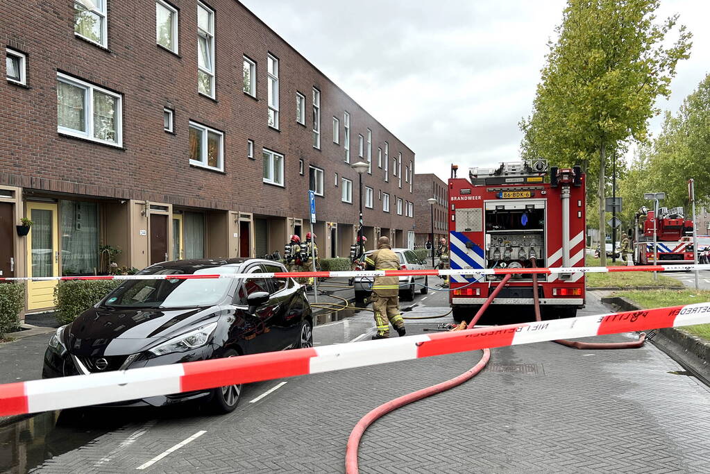 Hevige brand in woning waar eerder explosie was