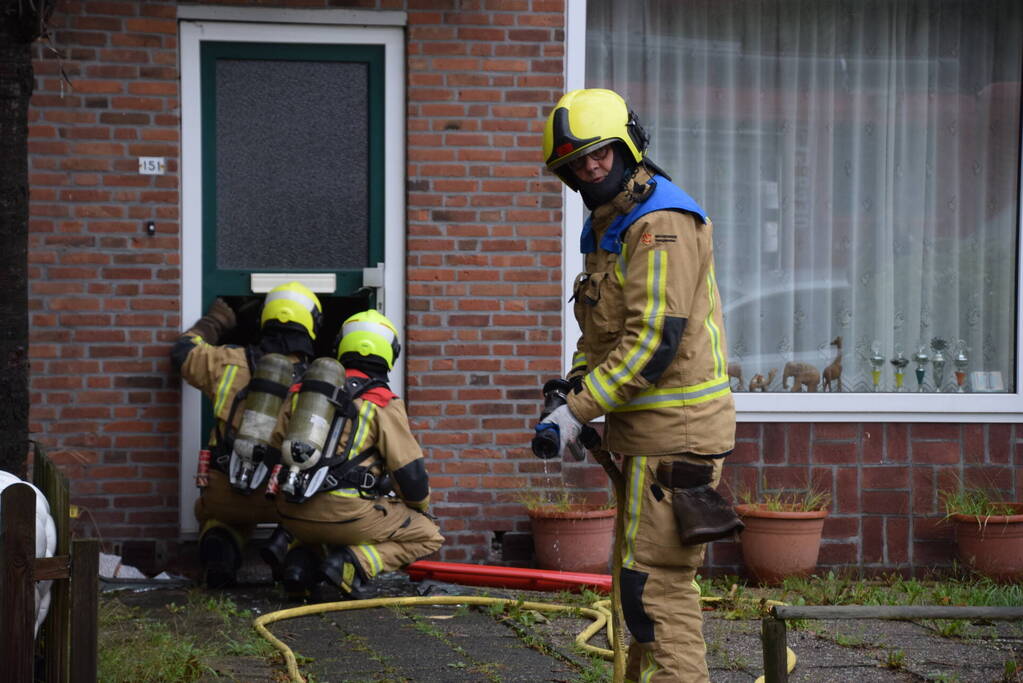 Pan vat vlam en zorgt voor woningbrand