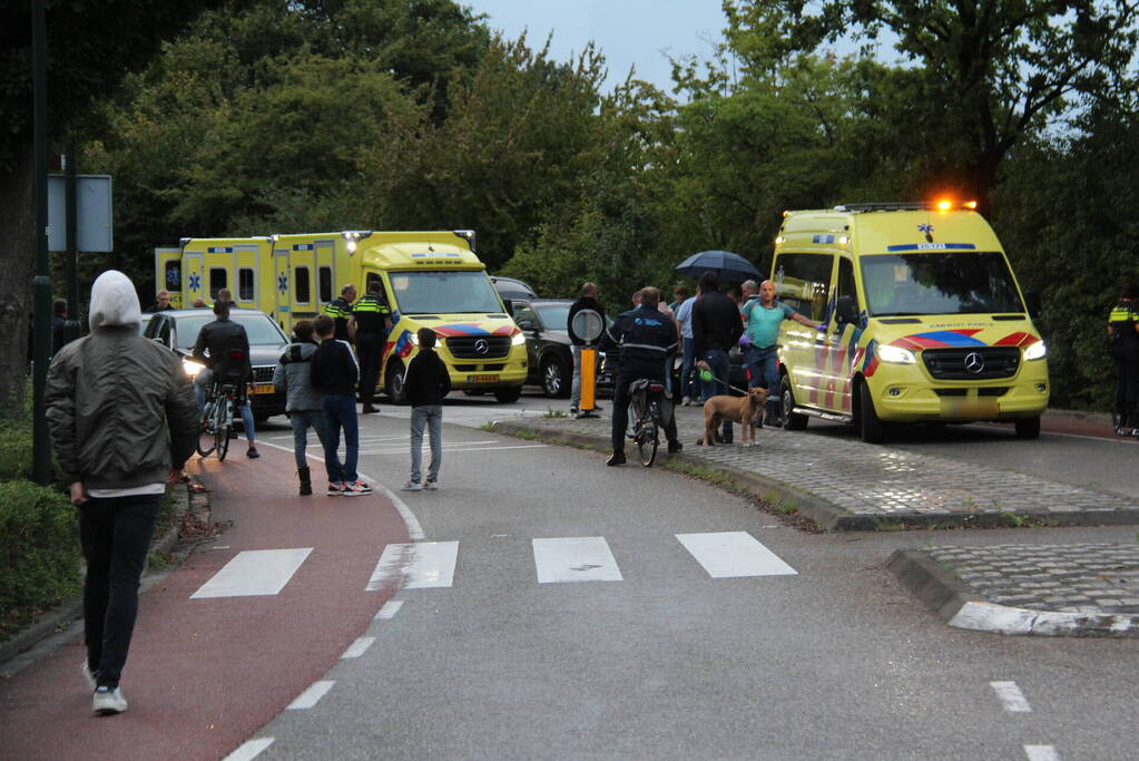 Vier gewonden bij botsing tussen auto en fietser