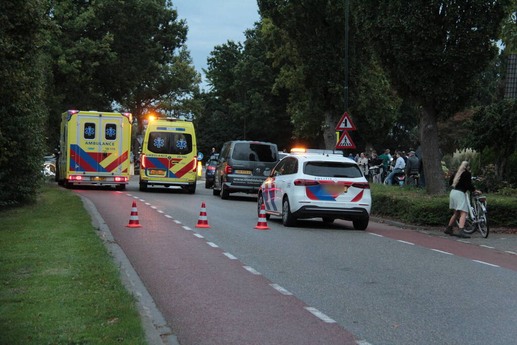 Vier gewonden bij botsing tussen auto en fietser