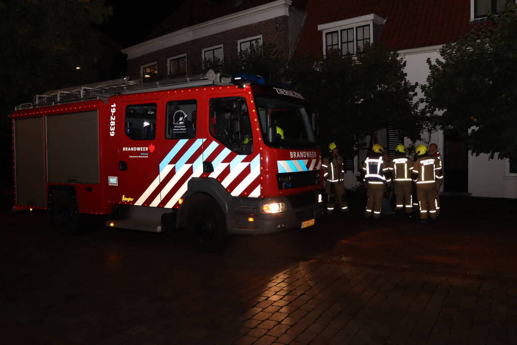 Brandweer ventileert woning na gaslekkage