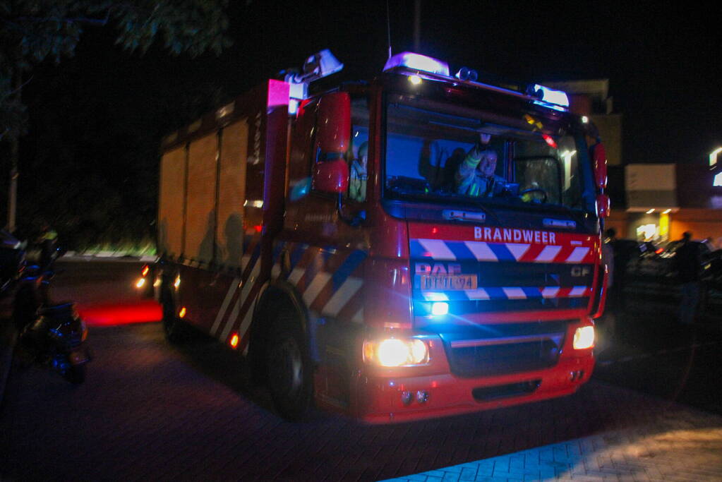 Auto raakt te water nabij McDonald's