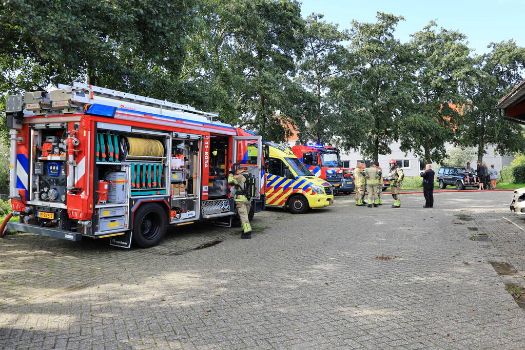 Brand in grote schuur snel onder controle