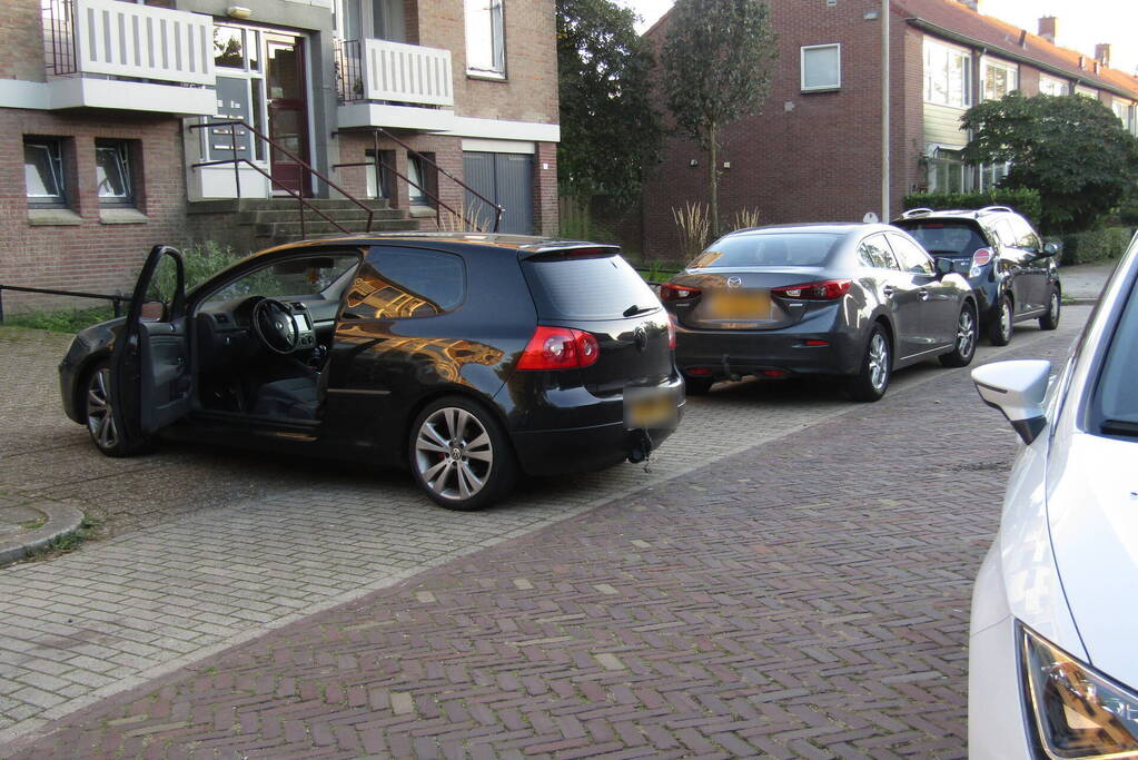 Botsing tijdens verlaten van parkeerplek