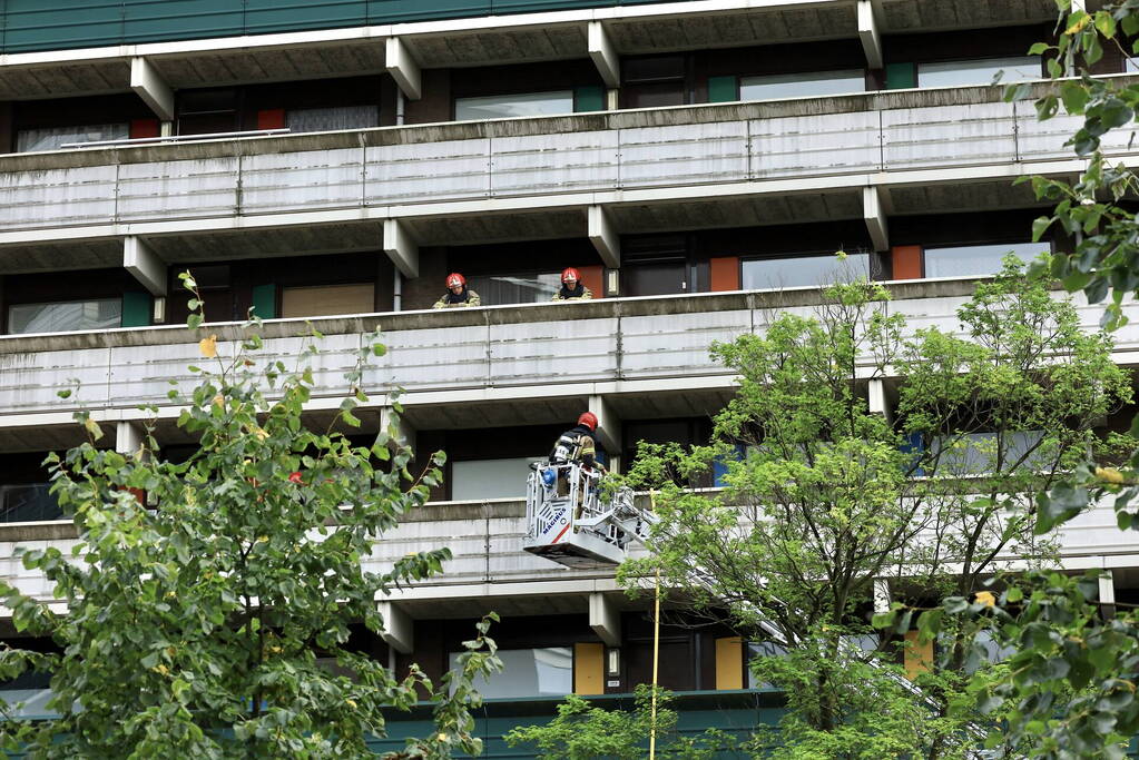 Felle uitslaande brand in flatgebouw